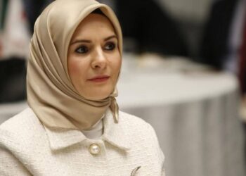 Bakan Göktaş’tan Üniversitelilerin Koruyucu Aile Projesine Destek