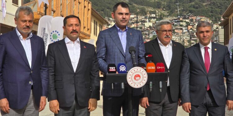 Bakan Murat Kurum Hatay'da: Kent Ayağa Kalkışın Simgesi Oluyor