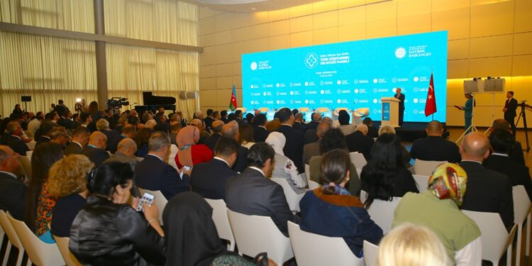 Bakü'de 'Dilde, Fikirde, İşte Birlik: Türk Dünyasının Geleceği' Paneli