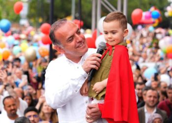 Balonlar kanseri yenen Ali Asaf için uçuruldu