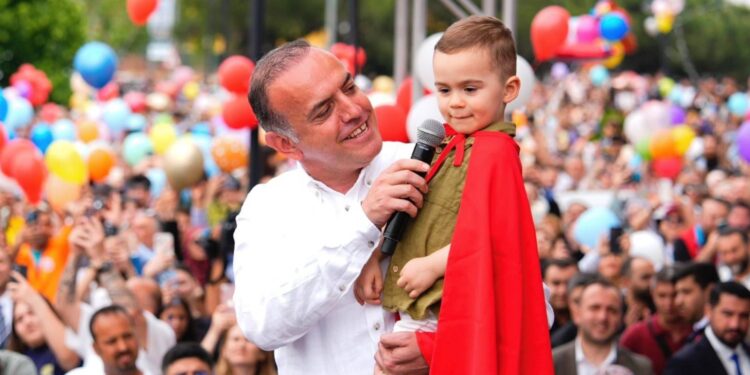 Balonlar kanseri yenen Ali Asaf için uçuruldu