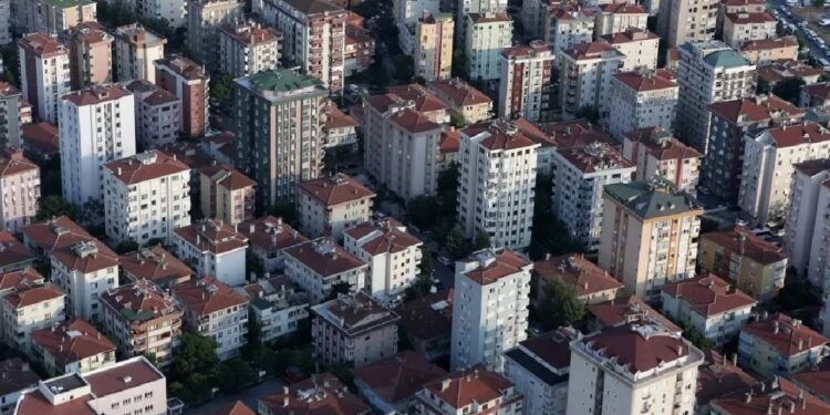 Bankalarda Konut Kredisi Faizi Uçtu: İşte 2 Milyon TL Konut Kredisinin Geri Ödeme Planı ve Aylık Taksit Tutarı
