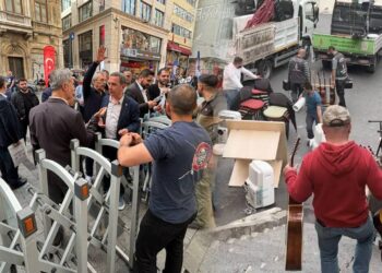 Beyoğlu'nda Tahliye Krizi! 'Terra Santa' Apar Topar Boşaltıldı