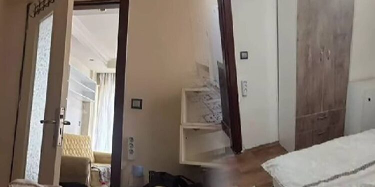 Bir Casus Kamera Skandalı Daha! Işık Yansıması Ele Verdi, Çok Sayıda Mahrem Görüntü Ele Geçirildi