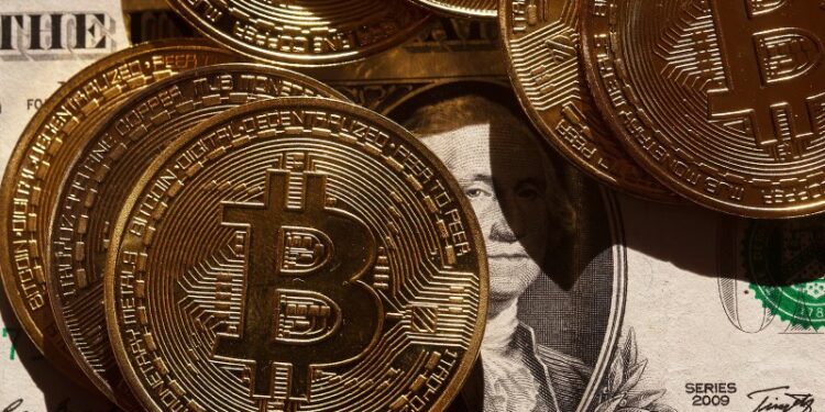 Bitcoin fiyatları arttı, şirketler de alım yaptı