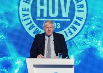 Boris Johnson’dan Türkiye’ye övgü: Değişimde İngiltere’yi geride bıraktı