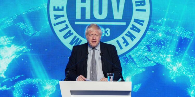 Boris Johnson’dan Türkiye’ye övgü: Değişimde İngiltere’yi geride bıraktı