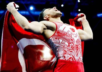 Büyük Gurur! Milli Cimnastikçi Adem Asil Avrupa Şampiyonu