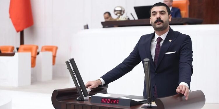 CHP’li Ali Gökçek’ten Bakan Yerlikaya’ya Soru Önergesi: 'Cemaatin Aracına Kim, Neden Çakar İzni Verdi?'