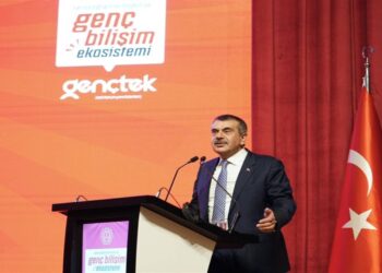 Çocuklarımızın okullarda NASA'ya nasıl sunum hazırlarızı kitaptan değil, uygulamalı biçimde yaşayarak öğrenmelerini istiyoruz