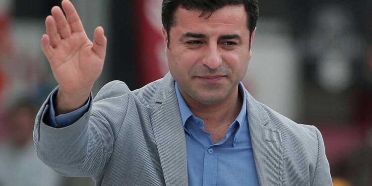 Demirtaş'tan Fesih Kararına İlk Yorum! İsim İsim Saydı, Teşekkür Etti