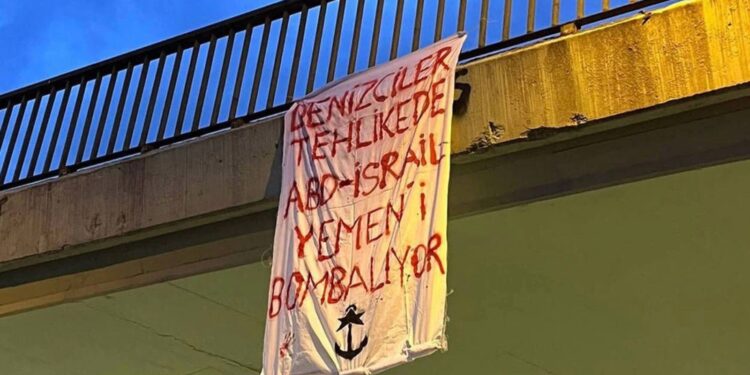 Deniz İşçileri Platformu'ndan Yemen'de mahsur kalan meslektaşları için eylem