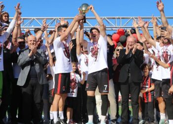 Denizli İdmanyurdu Kupasına Kavuştu