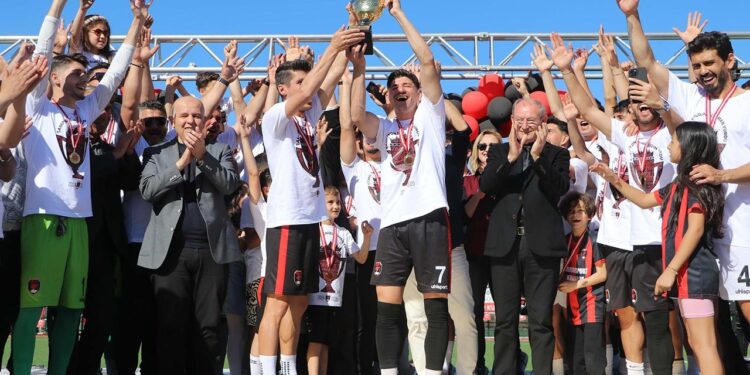 Denizli İdmanyurdu Kupasına Kavuştu