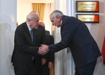 Devlet Bahçeli, kendisinin başlattığı süreç için Ahmet Türk'ü tebrik etti