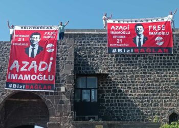 Diyarbakır'da 'Azadi İmamoğlu' Pankartına Engel! Gözaltılar Var