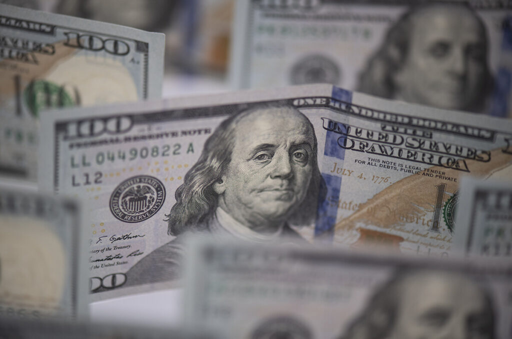 Dolar bitti, Kazak doları geliyor