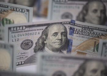 Dolar bitti, Kazak doları geliyor