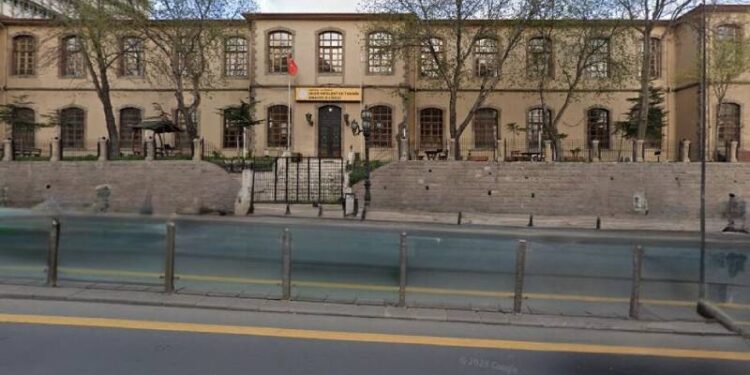 Eğitim İş’ten MEB’e okul kapatma davası; “Okul, sektörde karşılık buluyor ve kapatma için yerinde inceleme yapılmadı”