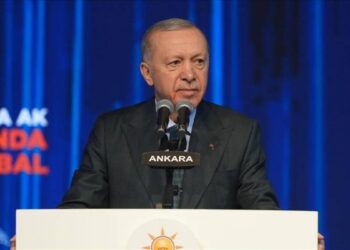 Erdoğan yeni anayasa için 10 hukukçu görevlendirdi