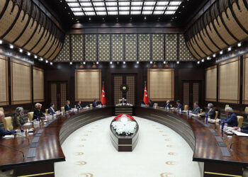 Erdoğan'dan Politika Kurullarının başkanvekilleri ile toplantı: 2028 cumhurbaşkanlığı seçimleri vurgusu