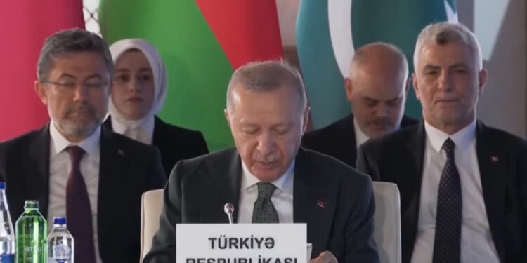 Erdoğan’ın konuşurken zorlandığı anlar dikkat çekti