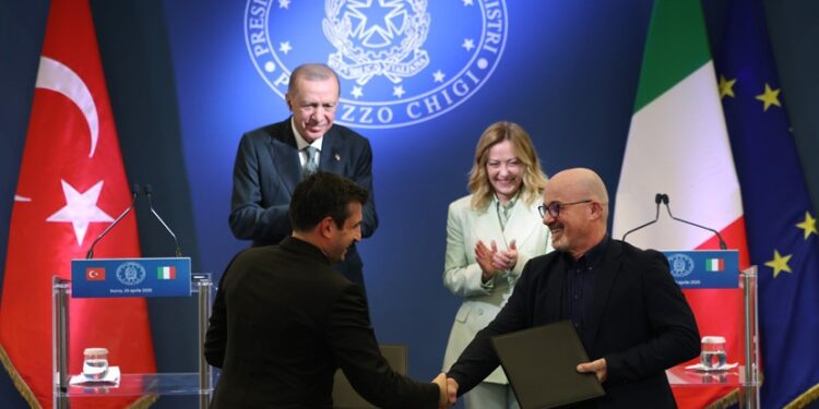 Erdoğan'ın ziyaretinin 'tamamen duygusal' nedeni: 'Damat'ın şirketi kazanacak, Aselsan kaybedecek