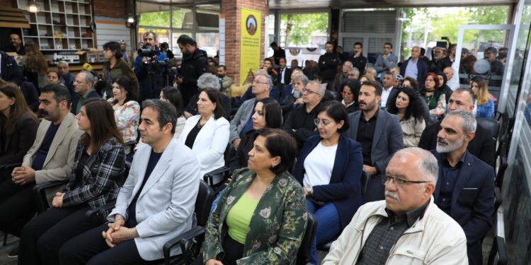 Erxenî’de 1. Kitap Günleri başladı