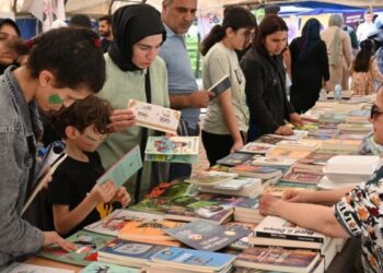 Erxenî'deki Kitap fuarına ilgi yoğun oldu