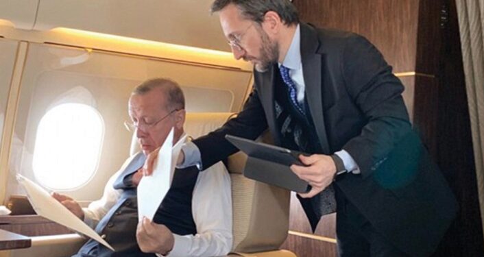 Fahrettin Altun: Özgür Özel bizi meydanlarda yuhalatıp sindirmeye çalışıyor