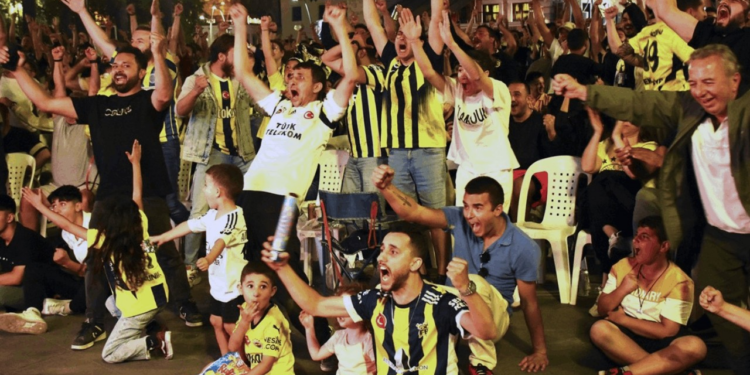 Fenerbahçe Duyurdu! Ortalık Yangın Yerine Dönecek
