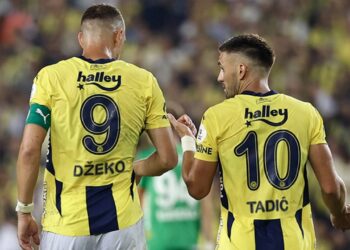 Fenerbahçe'den Kaptanlarına Tartışmalı Veda! Taraftardan Tepki Yağdı