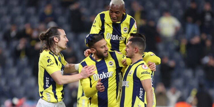 Fenerbahçe'den Tarihe Geçecek Bonservis! O Oyuncu İçin Servet Ödeyecek