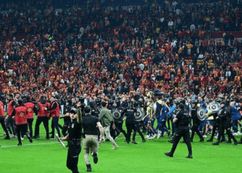 Fenerbahçeli Futbolcular Mert Müldür ve Oosterwolde Hakkında Zorla Getirme Kararı