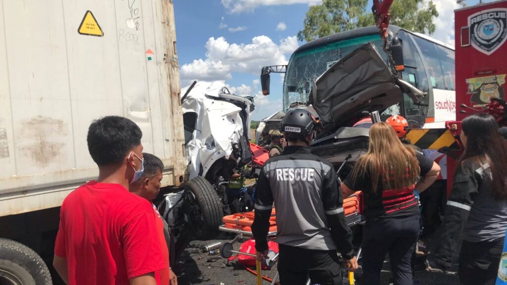 Filipinler’de Zincirleme Kaza: 10 Ölü, 30 Yaralı
