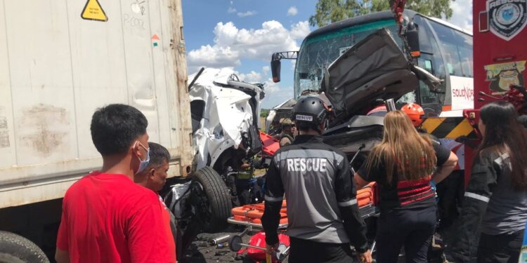 Filipinler’de Zincirleme Kaza: 10 Ölü, 30 Yaralı