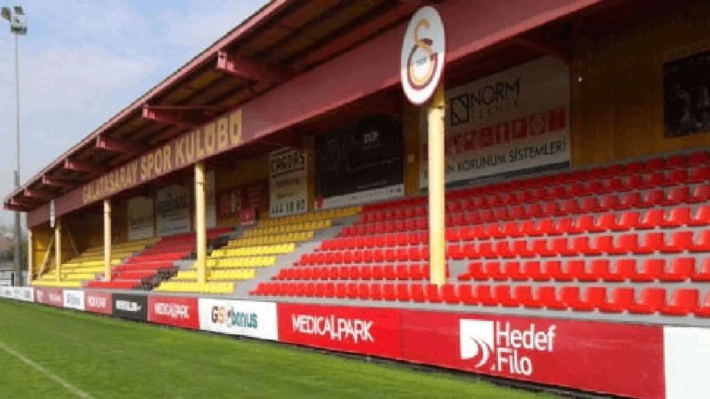 Galatasaray Ertelemeyi Resmen Duyurdu: Kimse Bunu Beklemiyordu