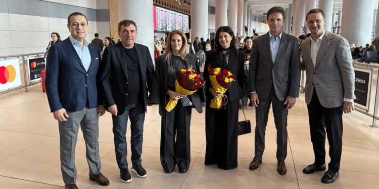 Galatasaray'ın Efsaneleri Hagi ve Popescu İstanbul'da
