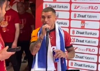 Galatasaraylı Lucas Torreira: Okan Buruk İstifa