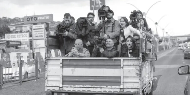 Gazetecilerin çoğu daha iyi bir ücret karşılığında mesleği bırakmaya hazır!