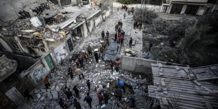 Gece Başladı, Sabah Şiddetlendi! İsrail Yine Saldırdı: 100'den Fazla Filistinli Hayatını Kaybetti