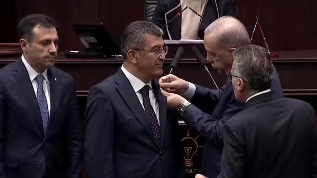 Gelecek Partisi’nden İstifa Eden Hasan Ekici, AKP’ye Katıldı
