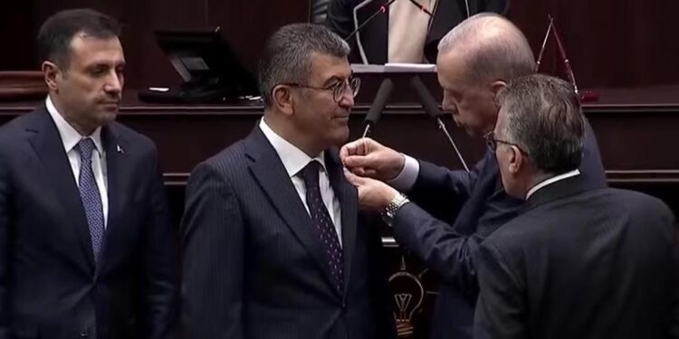 Gelecek Partisi’nden İstifa Eden Hasan Ekici, AKP’ye Katıldı