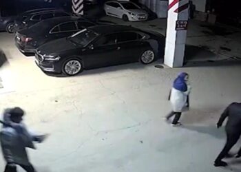 Görüntüler ortaya çıktı: Kartalkaya'da müşterileri değil araçları kurtarmışlar