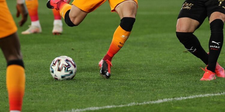 Göztepe-Galatasaray Maçının İlk 11'leri Belli Oldu