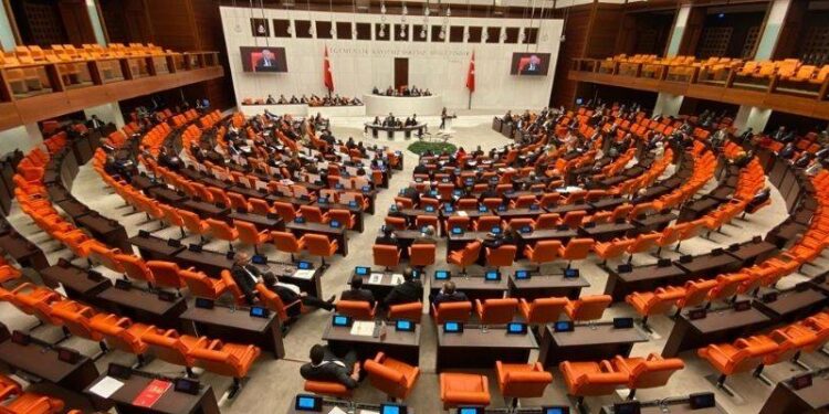 HSK seçimi, KHK değişiklikleri, komisyon ve grup toplantıları mesaisi yapılacak