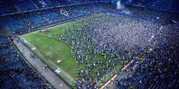 Hamburg 7 Yıl Sonra Bir İlki Yaşadı! 'Bundesliga' İzdihamı: 26 Yaralı
