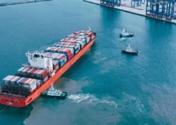 Hindistan'da Konteyner Gemisi Battı