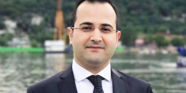 Hukukçular Derneğinde başkanlığa yeniden Mehmet Melih Gülseren seçildi