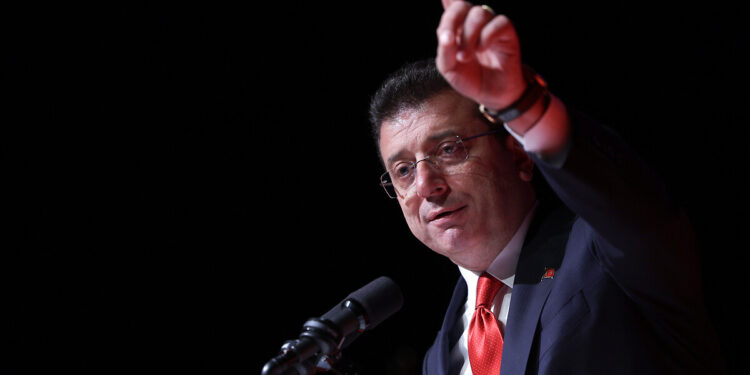 İmamoğlu’ndan 17/25 göndermesi: Bende para dolu ayakkabı kutuları çıkmadı